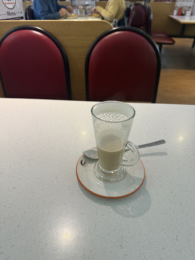 Photo of Poppins East Grinstead - 1-2 Queens Walk, East Grinstead RH19 4DW